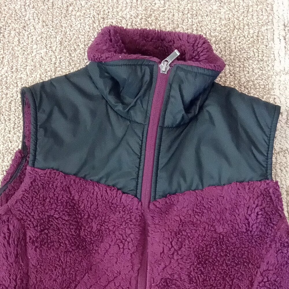 Columbia Vest Women's Size Small S Fleece Fluffy Full Zip - Picture 2 of 6